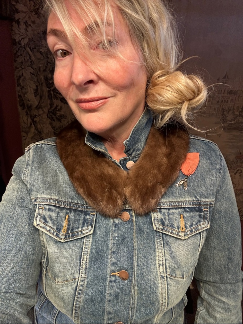 Vintage Fur Collar w closure hook. Sophisticated luxurious soft fur. Retro vibes